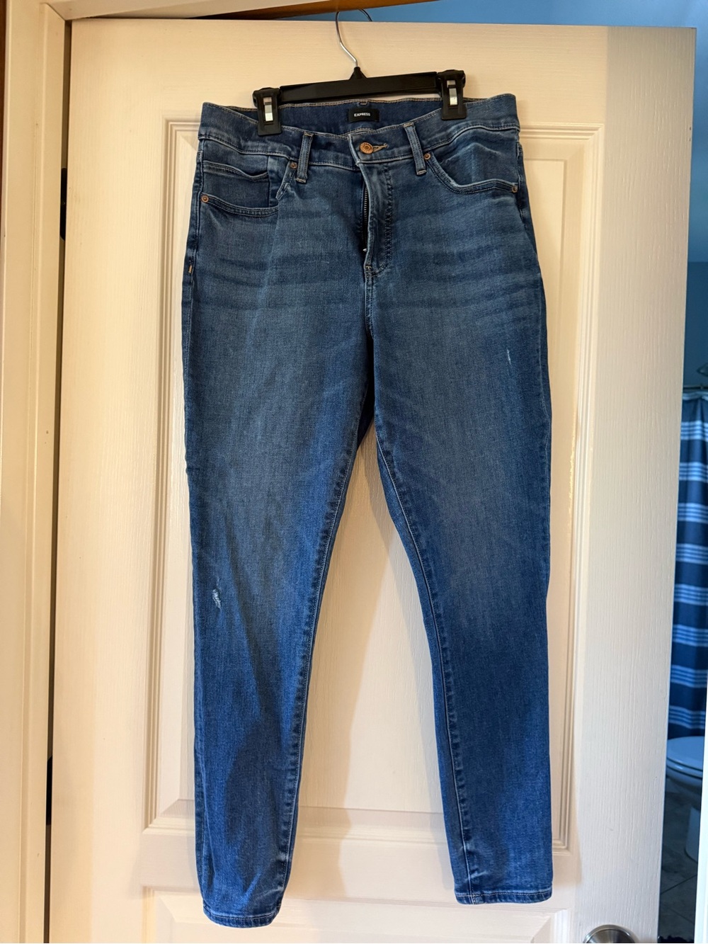 Express Women’s Skinny Jeans in Medium Blue Wash